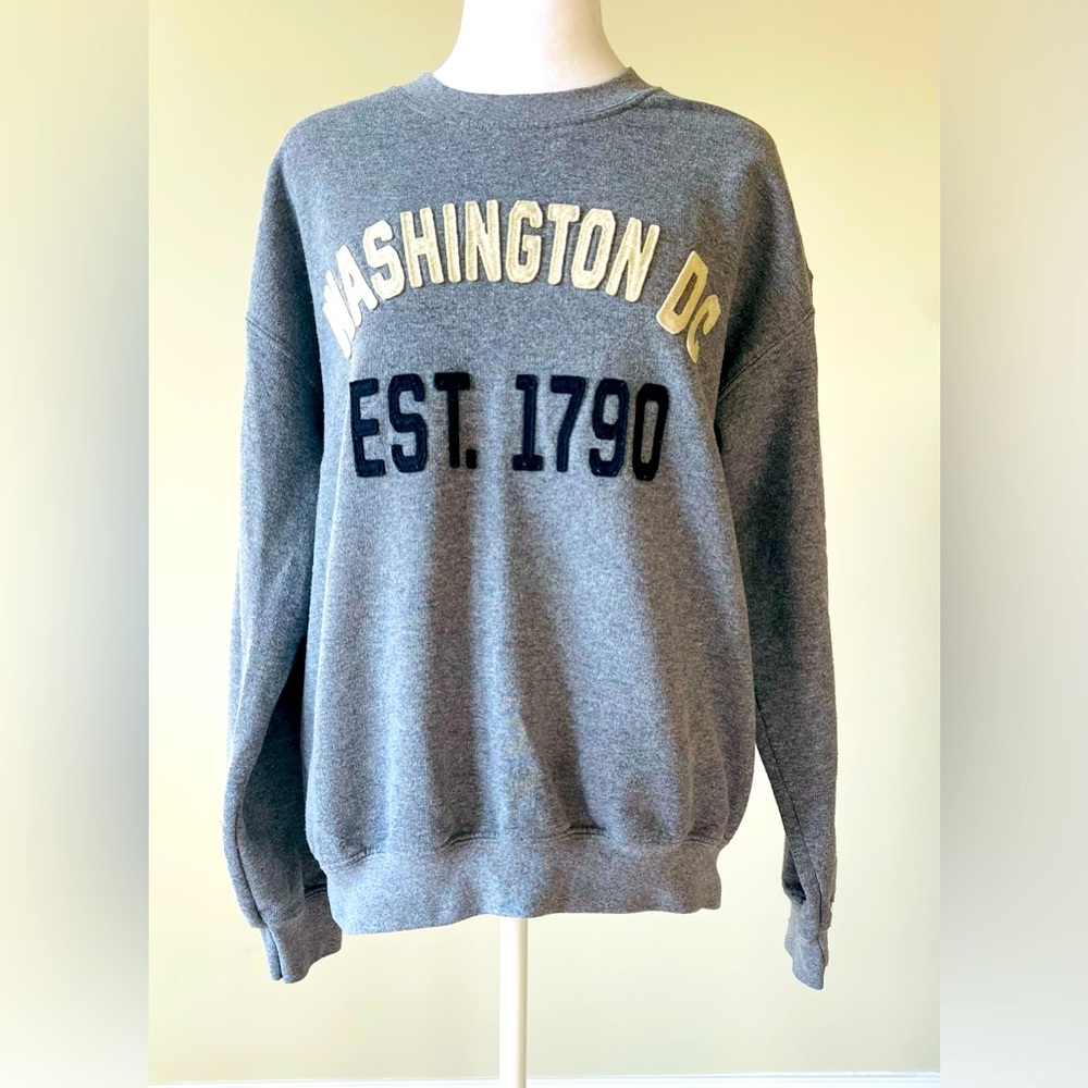Gildan Heavy Blend Washington DC Crewneck Gray Sweatshirt Adult Medium EUC